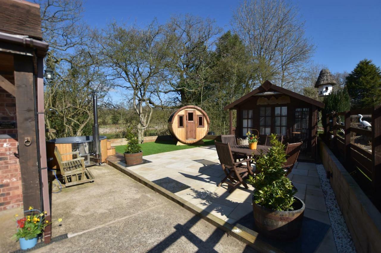 Oak Tree Stables Cottage Birmingham Exterior photo
